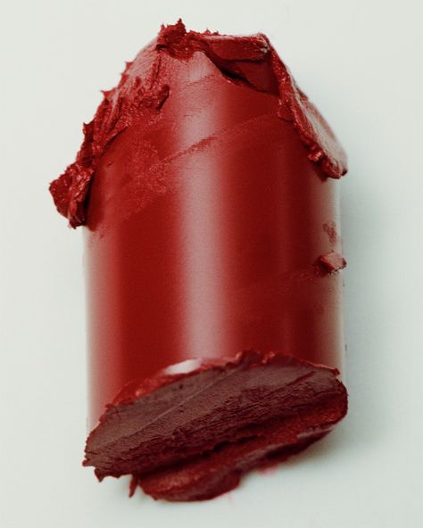 Textures Fashion, Elements And Principles, Matte Red, Beauty Shoot, Skincare Ingredients, How To Make Chocolate, Red Aesthetic, Aesthetic Makeup, Matte Lipstick