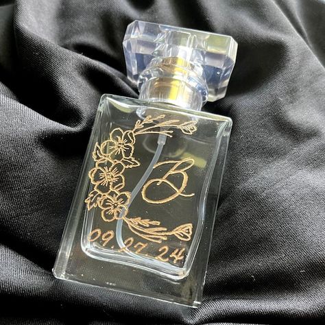 SwirlsandScript - Etsy Engraved Bottles, Father Of The Groom Gifts, Perfume Engraving, Engraved Perfume, Father Of The Bride Gifts, Perfume Bottle Collection, Cologne Bottles, Wedding Perfume, Future Spouse