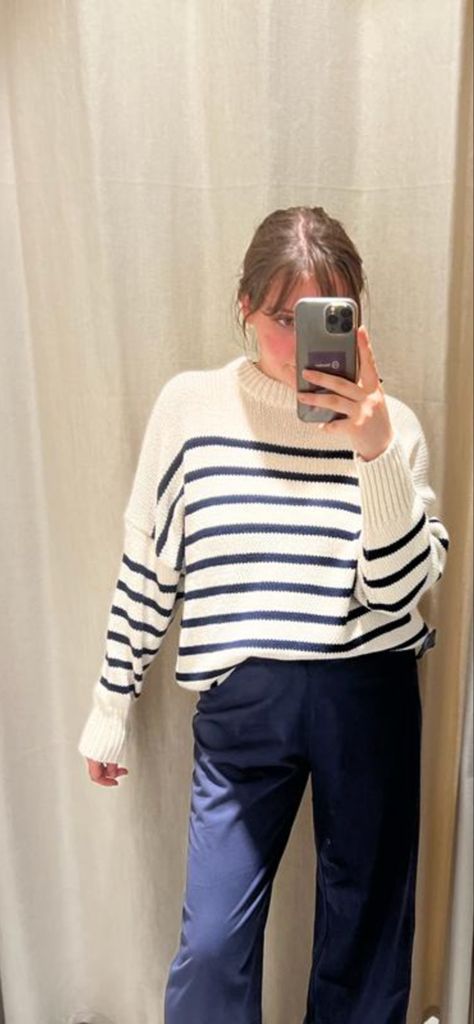 Blue And Cream Striped Sweater Outfit, Blue And White Striped Jumper, Stripey Jumper Outfit, White And Navy Striped Sweater Outfit, Blue And White Striped Sweater Outfit, Sweater Summer Outfit, Knitted Jumper Outfit, Blue White Outfit, Jumper Aesthetic