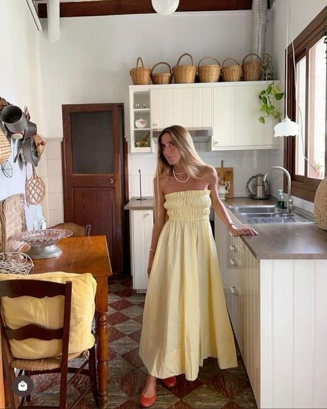 Long Slim Dress, Chic Maxi Dresses, Street Dress, Looks Party, Sleeveless Long Dress, Strapless Maxi, Mode Ootd, Strapless Maxi Dress, Vacation Dresses