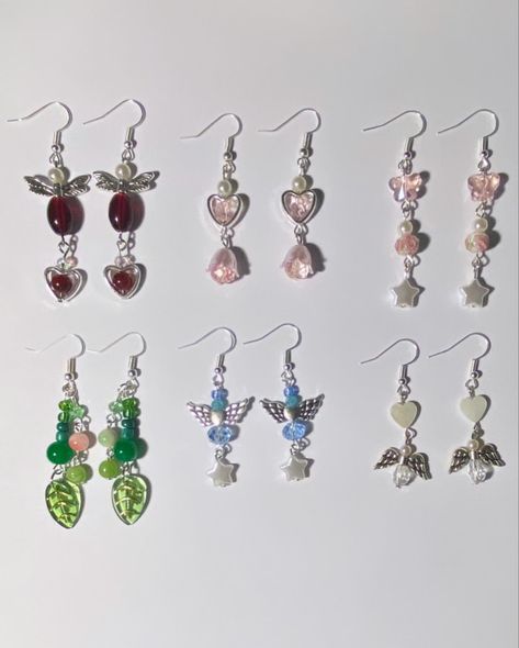 Excessive Jewelry Aesthetic, Charm Ideas Jewelry, Cute Earrings To Make, Homemade Earrings Ideas Diy Jewelry, Earing Ideas Beads, Cute Homemade Earrings, Handmade Jewellery Ideas Necklaces, Homemade Earrings Beads, Handmade Earrings Ideas Beads