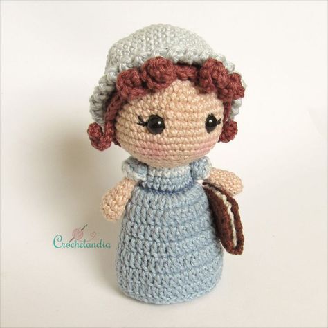 “I must learn to be content with being happier than I deserve.” – Jane Austen (Pride and Prejudice)
Finished doll size: 15cm / 5,9”
Free pattern! Jane Austen Crochet Patterns, Pride And Prejudice Crochet, Jane Austen Pride And Prejudice, Be Content, Toy Art, Crochet Inspo, Disney Dolls, Diy Crochet Projects, I Deserve