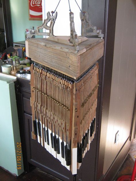 Piano DIY: 13 Ways to Upcycle an Old Piano Piano Crafts, Halloween Decorations Outdoor Porch, Pen Gifts, Halloween Playlist, Piano Decor, Piano Parts, Best Friend Halloween Costumes, Piano Art, Old Pianos