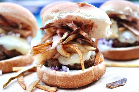 National Burger Day, Spicy Ketchup, Onion Bread, The Best Burger, Top Bun, Spicy Mayo, Cuban Recipes, Cooking For Two, Good Burger