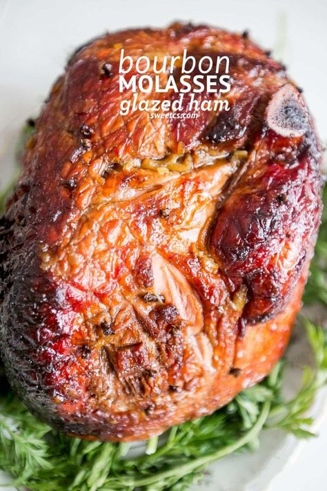 Bourbon Glazed Ham, Smoked Ham Recipe, Christmas Ham Recipes, Ham Recipes Baked, Whole Ham, Molasses Recipes, Ham Glaze Recipe, Bourbon Glaze, Christmas Ham