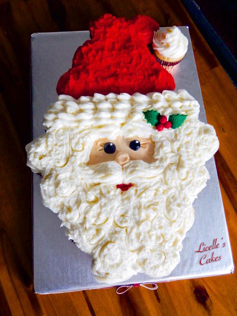 Santa Claus pull apart cupcake head. Christmas Pull Apart Cupcakes, Christmas Pull Apart, Dip Appetizers, Cupcake Arrangements, Pull Apart Cupcake, Barbie Head, Pull Apart Cupcakes, Santa Head, Pull Apart