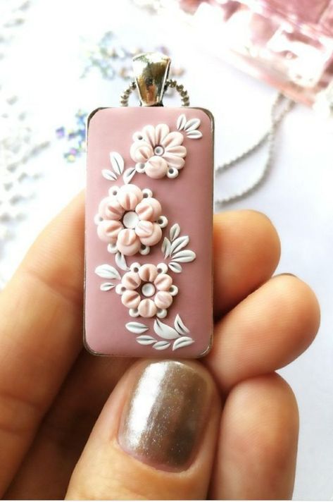 Gift Ideas For Ladies, Crea Fimo, Polymer Clay Embroidery, Polymer Clay Flower Jewelry, Clay Christmas, Polymer Clay Jewelry Tutorials, Polymer Clay Diy, Polymer Clay Jewelry Diy, Clay Flower