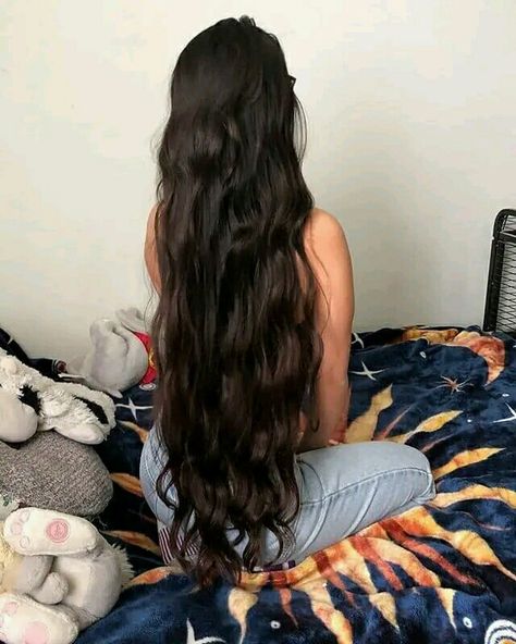 Wavy Hair Overnight, Curly Hair Overnight, Long Shiny Hair, Really Long Hair, Hairdos For Curly Hair, Hair Stylies, Long Brown Hair, Hair Stylist Life, Cut Hair