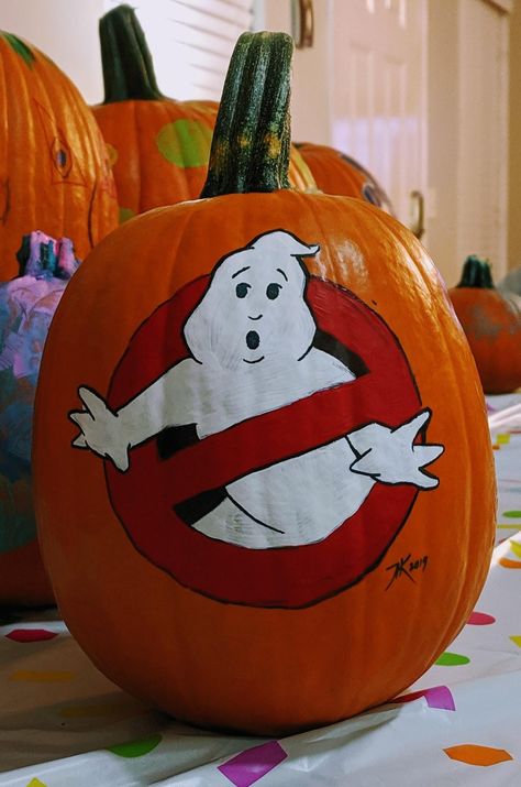 Ghostbuster Pumpkin Painting, Ghost Buster Pumpkin Painting Ideas, Ghost Busters Pumpkin Painting Ideas, Pumpkin Carving Ghostbusters, Horror Movie Pumpkin Painting, Ghostbuster Pumpkin, Ghostbusters Pumpkin, Jack Skellington Pumpkin Carving, Cute Painted Pumpkin Ideas