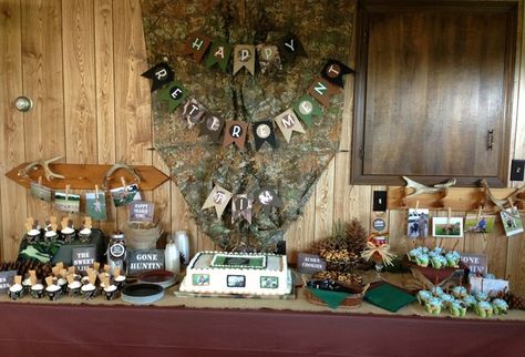 Dad's Retirement Party , I like the pictures ... but this would be with fish and not hunting Hunting Birthday Party Decorations, Woodlands Birthday, Hunting Birthday Party, Bos Baby, Deer Party, Camouflage Party, Camo Party, Camo Birthday, Hunting Birthday