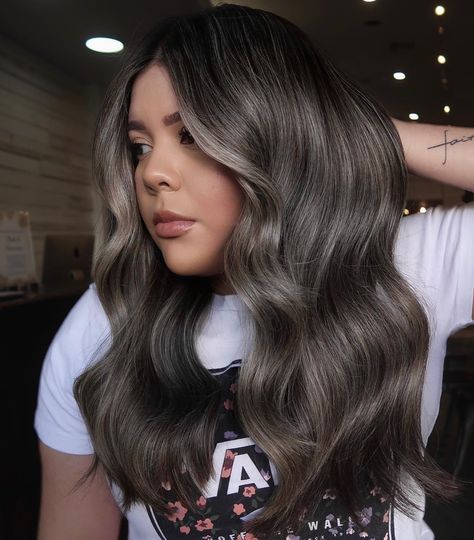 Ash Brown Hair Dye, Dark Ash Brown Hair, Ash Brown Highlights, Light Ash Brown Hair, Grey Brown Hair, Gray Blending, Brown Hair Trends, Ideas For Dark Hair, Ash Brown Balayage