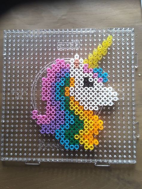 100 Strijkkralen voorbeelden, ideeën en makkelijke patronen met kinderen - Mamaliefde Unicorn Perler Bead Pattern, Kids Canvas Art, Easy Perler Bead Patterns, Melty Bead Patterns, Easy Perler Beads Ideas, Hama Beads Design, Perler Bead Templates, Diy Perler Bead Crafts, Bead Sewing