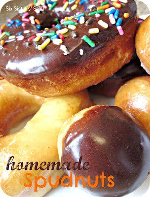 Homemade Spudnuts and Glaze Recipe – Six Sisters' Stuff Spudnuts Recipe, Polish Donut, Stovetop Recipes, Doughnut Recipes, Mash Potatoes, Homemade Doughnuts, Breakfast Goodies, Six Sisters, Glaze Recipe