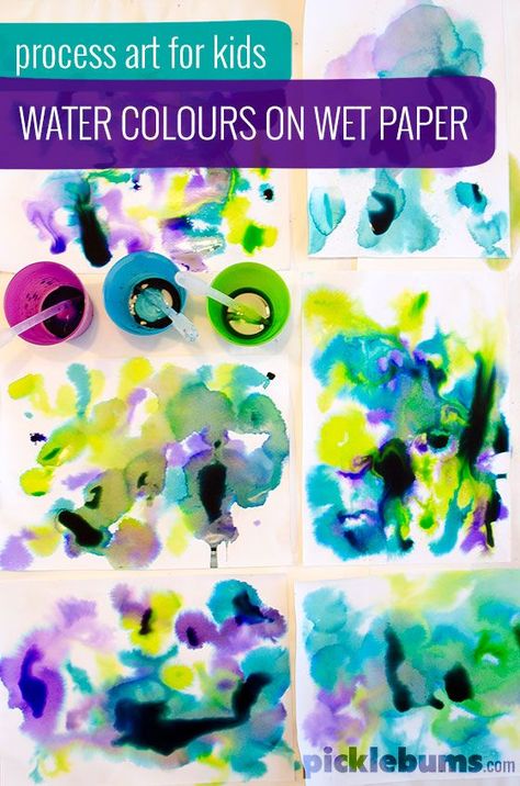 Water Colours on Wet Paper - this is true process art for kids, it is all about exploring and experimenting! Process Art For Kids, Painting With Water, Painting Ideas For Kids, Open Ended Art, Wet Paper, Montessori Art, Water Colours, Art Activity, Kids Water