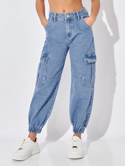 Light Wash    Denim Plain Jogger Embellished Non-Stretch  Women Denim Cargo Outfits Women, Cargo Outfit, Style Cargo Pants, Jeans Outfit Women, Plus Size Spring, Pants Women Fashion, Style Cargo, Denim Joggers, Fashionista Clothes