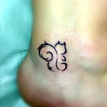 Ankle Tattoo For Girl, Squirrel Tattoo, Tattoo Tiny, Typography Tattoo, Small Tattoos Simple, Geniale Tattoos, Cute Tiny Tattoos, Tiny Tattoo, 1 Tattoo