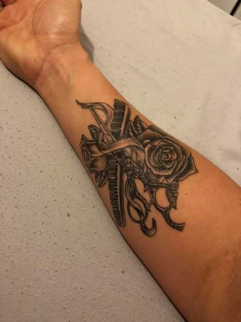 Hairdressing Tattoos, Hairdresser Tattoo, Rose Tats, Hairdresser Tattoos, Rose Tat, Pretty Hand Tattoos, Aaliyah Haughton, Tattoo Ideas Female, Tattoo Design Ideas