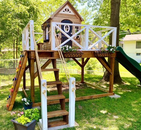 Under Playhouse Ideas Outside, Simple Play Structure Diy, Kids Forts Outside, Diy Playhouse Outdoor Cheap, Playhouse On Platform, Platform For Playhouse, Platform Playhouse, Playhouse On A Hill, Playhouse Platform