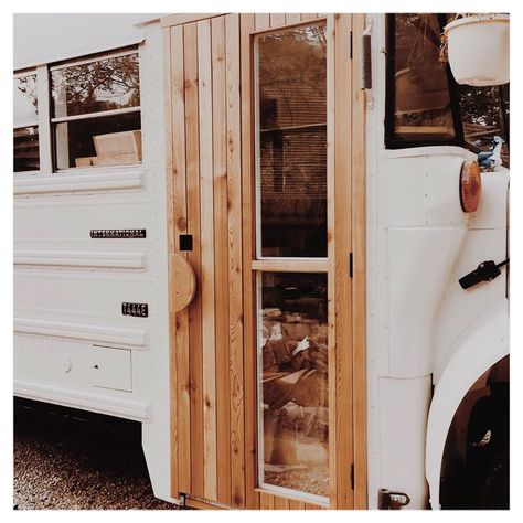 Bus Life on Instagram: “Front door is in! We reused the glass from the old bus doors and custom build our door to fit. ⠀⠀ #Skoolieconversion #tinyhome #conversion…” Skoolie Front Doors, Bus Door Conversion, School Bus Conversion Exterior, Rv Front Door Ideas, Skoolie Dashboard, Skoolie Door Ideas, Skoolie Front Door, Skoolie Door, Skoolie Design