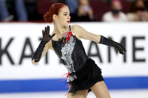 Aleksandra Trusova, Sasha Trusova, Skating Aesthetic, Russian Figure Skater, Figure Skating Costumes, Alexandra Trusova, Winter Olympic Games, Blackpink Poster, Figure Skaters