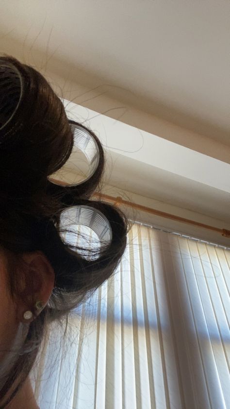 Hair Rollers Aesthetic Pic, Rollers Aesthetic Hair, Rollers In Hair Aesthetic, Brushing Hair Aesthetic, Doing Hair Aesthetic, Morning Streak, Hair Rollers Aesthetic, Rollers Aesthetic, Hair Instagram Story