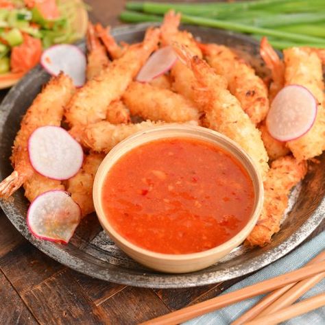 If you're looking for a savory sauce for proteins and vegetables this EASY Ginger Sauce recipe is the way to upgrade nearly any meal! Tiger Sauce Recipe, Basic Sauces, Red Robin Campfire Sauce, Coconut Shrimp Dipping Sauce, Seafood Sauces, Asian Sauce Recipes, Shrimp Dipping Sauce, Easy Dipping Sauce, Creamy Dill Sauce