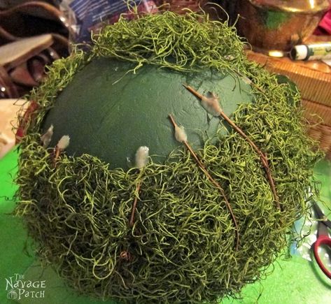 Moss Balls and Topiaries (Size Does Matter!) Diy Moss Ball, Topiary Decor, Outdoor Topiary, Topiary Diy, Diy Moss, Moss Decor, Faux Moss, Moss Covered, Spring Decoration