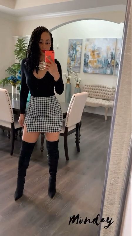 High Boots Outfit Winter, Long Boots Outfit, Thigh Boots Outfit, Thigh High Boots Outfit, Outfit Botas, Over The Knee Boot Outfit, Knee Boots Outfit, Monochromatic Fashion, Mobile Web