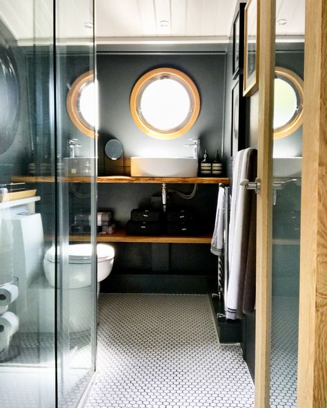 Houseboat Bathroom Ideas, Narrowboat Bathroom Ideas, Boat Bathroom Ideas, Boat Bathroom, Barge Interior, Canal Boat Interior, Barge Boat, Narrowboat Interiors, Boat Interior Design