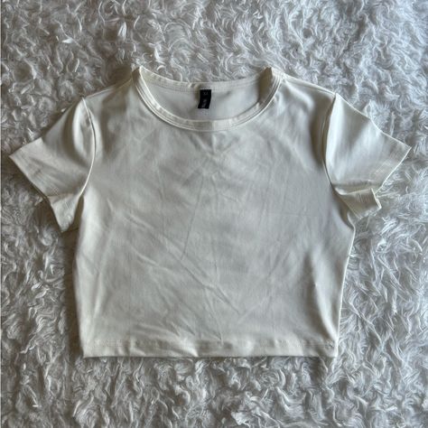 Never Worn White Crop Top From Amazon Basics, Super Soft Material!! White Crop Top Shirt, White Crop Tops, Cropped White Tee, White Crop, Crop Top Shirts, White Crop Top, Crop Tops, Womens Tops, White