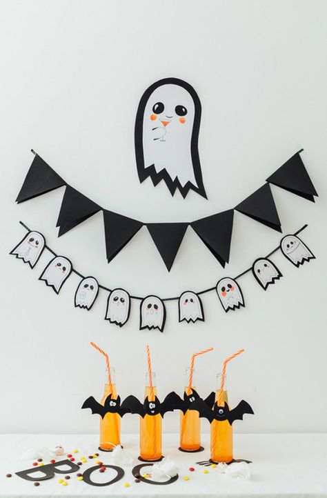 Guirnaldas de fantasmas para Halloween Ghost Garland, Moldes Halloween, Dekorasi Halloween, Halloween Infantil, Halloween Party Decorations, Homemade Halloween Decorations, Easy Halloween Decorations, Modern Halloween, Adornos Halloween