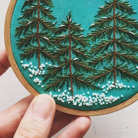 Evergreen Tree Embroidery, Pine Trees Embroidery, Tree Embroidery Tutorial, Christmas Tree Embroidery Patterns, Pine Tree Embroidery, Embroidery Forest, Snow Embroidery, Embroidery Trees, Embroidery Christmas Tree