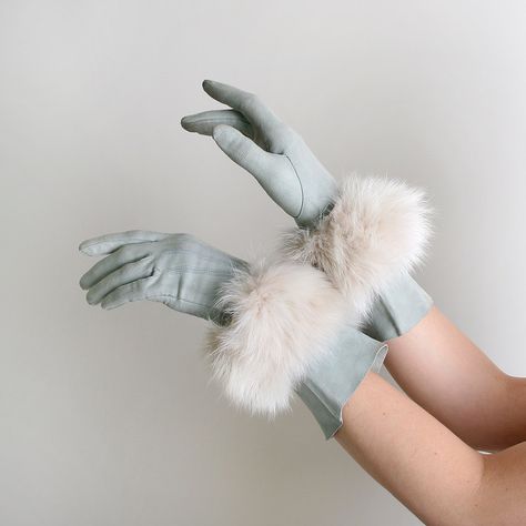 Aesthetic Gloves, Gatsby Fashion, Winter Court, Winters Tale, Gloves Aesthetic, Doctor Zhivago, Vintage Mint Green, Green Gloves, Dr Zhivago