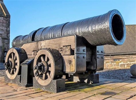 508 mm Mons Meg Bombard 'Designed by Jehan Cambier in June 1449, this cannon is a 20 inch bore stone ball cannon built on orders of Duke of Burgundy and was sent as a present to the Scottish King James II. Mons Meg weighs 15,366 pounds (6,970 kg), is 15 feet (4.6 m) in length . Edinburgh Castle in Scotland ,U K Captain Quarters, Greek Fire, Duke Of Burgundy, Medieval Warfare, Ball Aesthetic, Henry V, Trivial Pursuit, Study Break, Pirate Captain