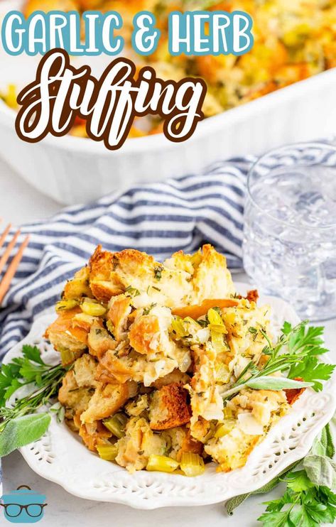 This Easy Garlic and Herb Stuffing is a delicious holiday side dish that uses fresh ingredients for maximum flavor! Best Bread For Stuffing, Savory Stuffing Recipes, Sourdough Stuffing Recipe, Dressing Stuffing, Traditional Stuffing Recipe, Homemade Stuffing Recipes, Classic Stuffing Recipe, Traditional Stuffing, Classic Stuffing