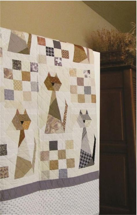 We are so excited to be posting a new Free Pattern Day.  Here is a purr -fectly wonderful collection of cat and dog quilts !  For 1000 more ... Cat Quilt Block, Cat Quilt Patterns, Quilting Designs Patterns, Quilt Square Patterns, Dog Quilts, Quilt Care, Animal Quilts, Cat Quilt, Patchwork Quilt Patterns