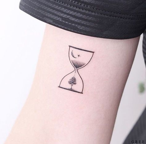 Let It Be Hand Tattoo, Small Hour Glass Tattoos For Women, Minimalist Hourglass Tattoo, Hour Glass Tattoos For Women, Hourglass Tattoo Minimalist, Small Hourglass Tattoo, Simple Hourglass Tattoo, Tattoo Hourglass, Hourglass Tattoos