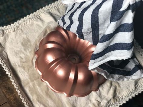 Bundt Pan Diy Decor, Old Bundt Pan Ideas, Taco Crunch Ring Bundt Pan, How To Get A Cake Out Of A Bundt Pan, Upcycle Bundt Pan, How To Get Cake Out Of Pan When Stuck, Orange Slice Cake, Bundt Pan Recipes, Canned Frosting