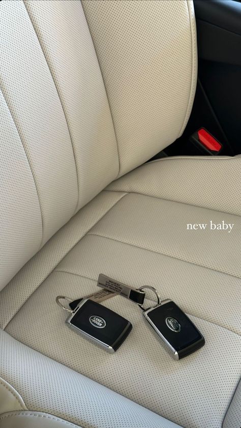 Range Rover Keys Aesthetic, Range Rover Keys, Rover Aesthetic, Joy Core, Boys Attitude Pics Hd, New Range Rover Sport, Range Rover White, Dream Cars Range Rovers, Range Rover Car