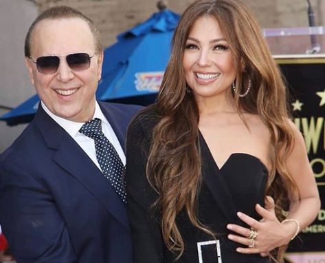 Pronto se sabrá el nombre del hombre con quien  la actriz mexicana tendría una relación extramarital La entrada Aseguran que Thalía es infiel a Tommy Mottola con un joven reguetonero se publicó primero en %%PERIÓDICO CUBANO%%. Thalia Sodi Collection, Tommy Mottola, Mariah Carey, Ray Ban Clubmaster, Labor, Ray Bans, Sunglasses Women, Square Sunglass, Sunglasses