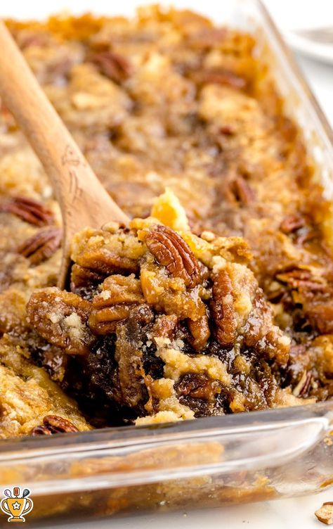 This Pecan Dump Cake dessert is packed with buttery flavors and crunchy pecans. Perfect for any occasion, everyone will love it! Pecan Box Cake Mix Recipes, Pecan Pie Dump Cobbler, Pecan Apple Cake, Dump Cake Desserts, Butter Pecan Dump Cake Recipes, Carmel Apple Dump Cake Butter Pecan, Pecan Dump Cake Recipes Easy Desserts, Pecan Pie Dump Cake Easy, Spice Cake Dump Cake Recipes