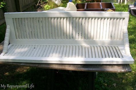 This collection of repurposed shutter projects will have you looking at louvered shutters and doors an all new way. There are so many ways to upcycle shutters inside and outside. There are projects using shutters and bi-fold doors. All projects with step by step directions. #MyRepurposedLife #repurposed #upcycled #shutters #bifold #door #diy #projects Shutter Shelf, Shutter Projects, Repurposed Headboard, Diy Doctor, Rustic Shutters, Plastic Shutters, Old Shutters, Doors Repurposed, Wood Garden