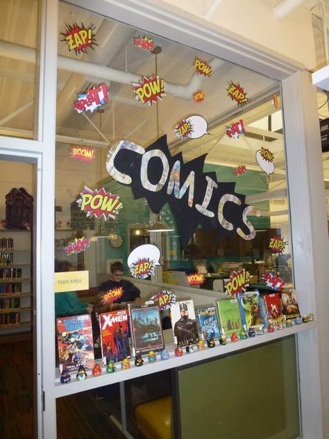 Comics Book Display Comic Book Store Ideas, Display Comic Books, Comic Exhibition Display, Comic Book Display Shelves, Graded Comic Book Display, Comic Book Display, Cool Books, Library Displays, Book Display