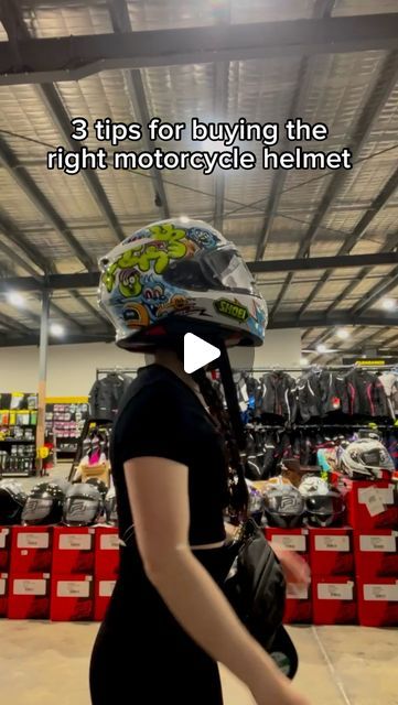 ophie’s bike diary on Instagram: "It took me a few days to find the right one. It can be so tiring 🤣 If you’re unsure, always speak to someone at the store! ✨ Trying on a bunch of helmets is part of the process and even wearing it for 5-10 min to see how it feels is essential! ☺️ do you have any other tips?   #motorcycle #motorcycles #motogirl #motorcyclesofinstagram #bikersofinstagram #bikersofinsta #motorcyclegirl #motolife #motorbike #motorbiker #motorbiker #motorcyclelife" Beginner Motorcycle Women Riders, Motorcycle Helmet Hairstyles, Motorcycle Hairstyles For Women Helmet, Biker Outfits For Women, Motorcycle Helmets For Women, Motorcycle Gear For Women, Beginner Motorcycle, Motorcycle Hairstyles, Biker Helmet