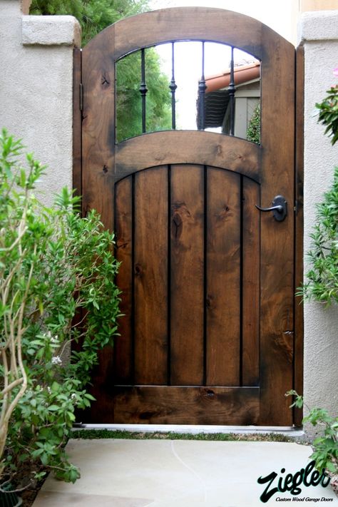 side house gates | Gorgeous Italian-wood side gate | For the Home Iron And Wood Gates, Garden Gates Ideas, Rustic Gate, Driveway Garden, Wood Fence Gates, Wooden Garden Gate, Custom Driveway, Backyard Gates, Pedestrian Gate