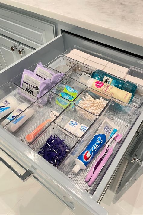 Bathroom Drawer Organization, Room Organization Bedroom, Girly Apartments, Style Apartment, Drawer Organization, Bathroom Drawers, Rooms Decor, House Organisation, Apartment Decoration