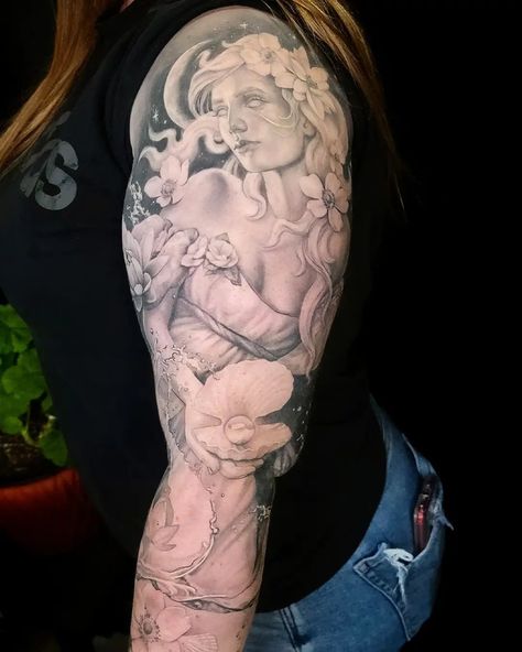 One of the most beautiful tattoos of many that @katarina.heinze completed after many sessions. She did a complex Aphrodite/Venus sleeve, with many aspects relating to her. This included all of her favourites, from the flowers, to the maiden, the moon, shells and the flowing waters. This realistic interpretation is how we would imagine the goddess of love and moon maiden with oceanic elements and nature involved. Aphrodite Goddess Tattoo, Most Beautiful Tattoos, Aphrodite Tattoo, Venus Aphrodite, Venus Tattoo, Portrait Tattoos, Mama Tried, Aphrodite Goddess, Lady Portrait