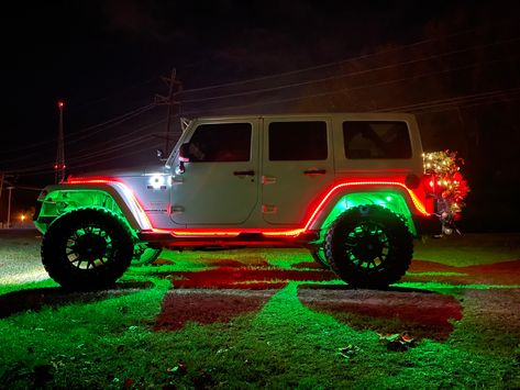 Grinch Jeep Decorations, Christmas Jeep Decorations, Jeep Decorations, Christmas Jeep, Car Decoration Ideas, Jeep Christmas, Jeep Lights, White Jeep, Christmas Light Show