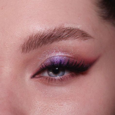 Burgundy Makeup Look, Soft Glam Palette, Burgundy Eye Makeup, Disco Makeup, Purple Makeup Looks, Burgundy Makeup, Purple Eye Makeup, Makeup Books, Cute Eye Makeup