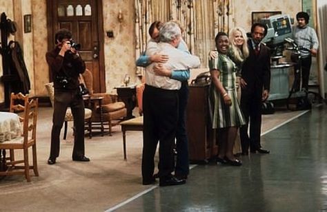 behind the scenes of All in the Family Iconic Tv Shows, Carroll O'connor, Sally Struthers, Archie Bunker, All In The Family, Great Tv Shows, Vintage Tv, Movie Sets, Retro Tv